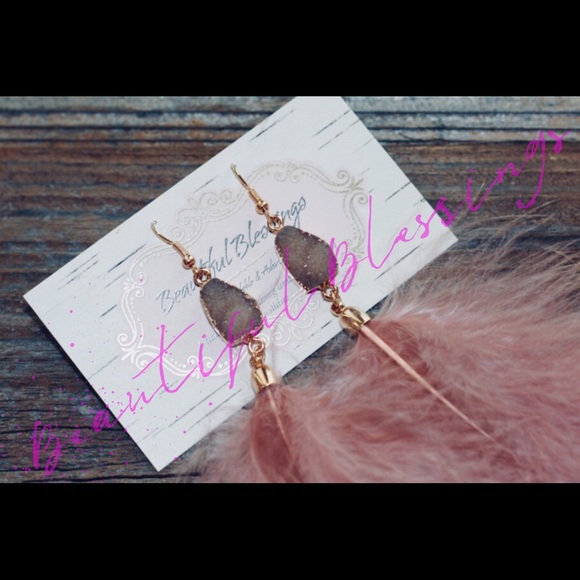 ⚠️‼️New & Beautiful‼️⚠️ - Picture 2 of 2